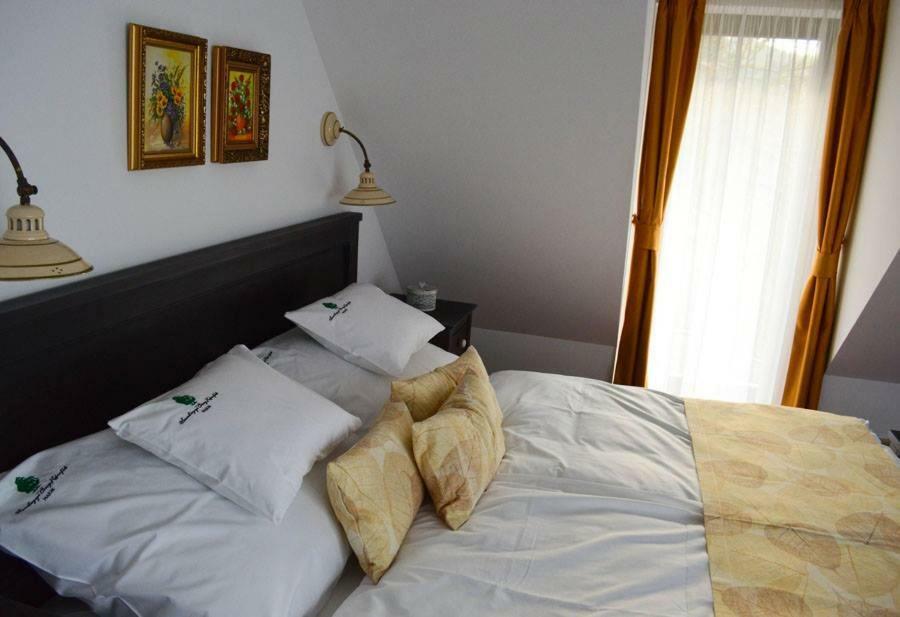 Bed and Breakfast Somhegyi Oereg Harsfak Major Vendeghaz Bakonybél Exterior foto
